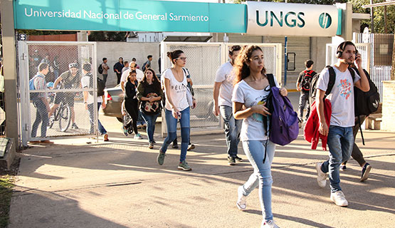 Estudiantes y graduados/as: becas para proyectos de vinculación