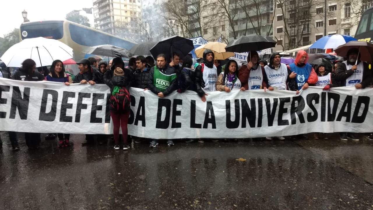 #CoberturaEspecial: Masiva movilización en defensa de la Universidad Pública