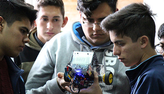 Taller de robótica para estudiantes de la escuela secundaria