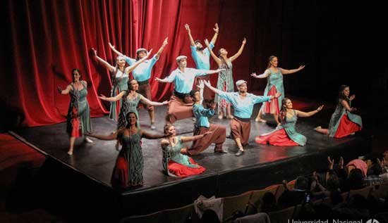 Muestra Coreográfica del Elenco de Danzas Folklóricas UNGS