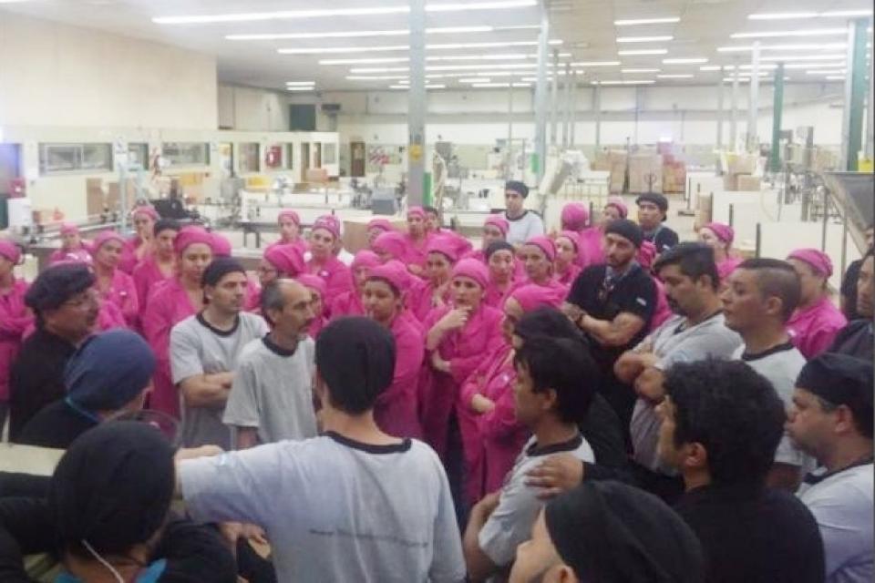 Más de 300 despidos en TSU Cósméticos en San Martín