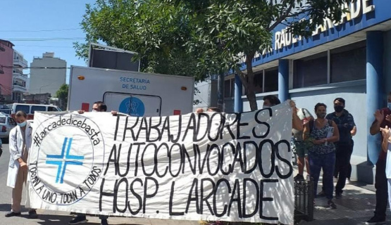 Continúa el reclamo de los trabajadores del Hospital Larcade