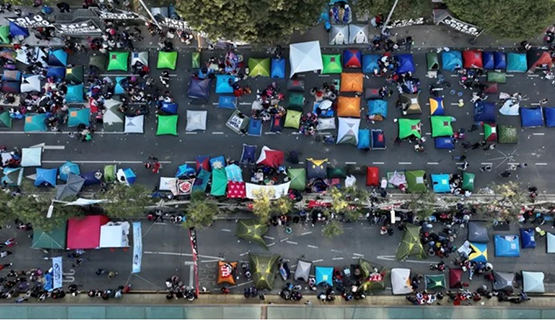 Organizaciones sociales acampan frente al Ministerio de Desarrollo Social