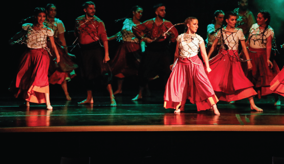 Se convoca a bailarines y bailarinas para ser parte del Elenco de Danzas Folklóricas de la UNGS