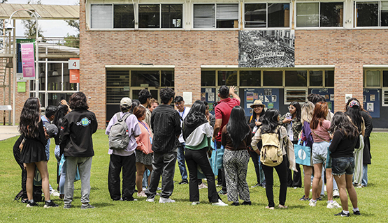 Estudiantes y docentes de la Universidad Mayor de San Andrés visitaron la UNGS