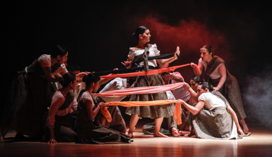 El elenco de Danzas Folklóricas de la UNGS presenta