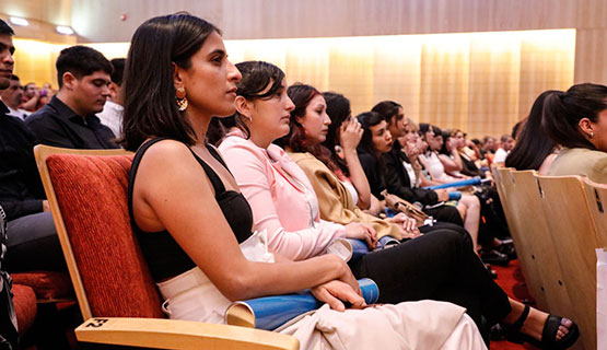 Más de 50 graduados y graduadas recibieron sus títulos
