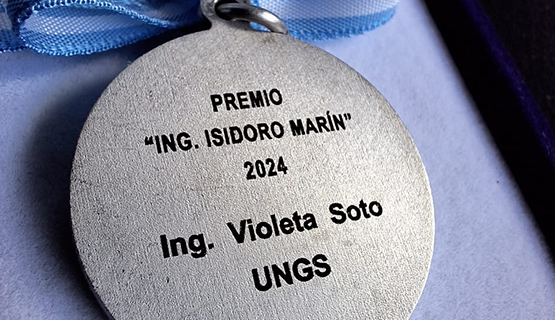 Reconocimiento a Violeta Soto, ingeniera química graduada de la UNGS