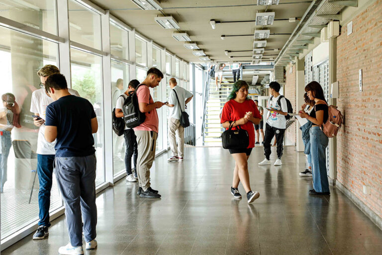 ¿Cómo gestiono el título? Charla para estudiantes próximos/as a graduarse
