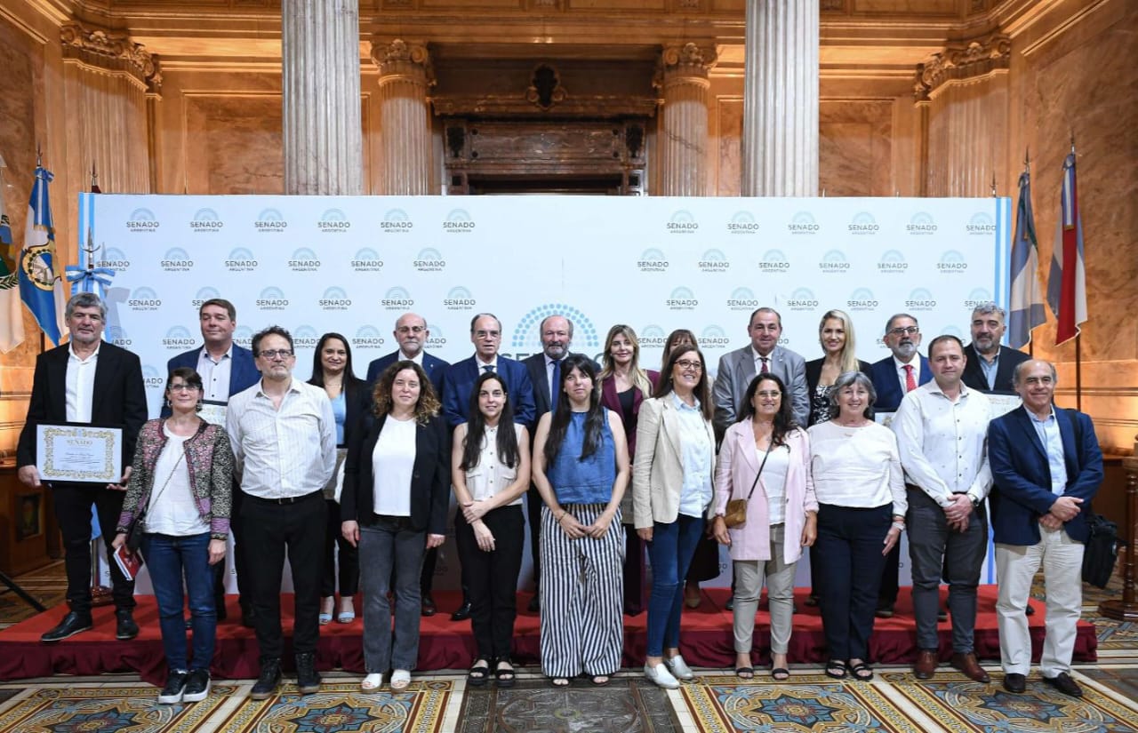 Docentes del ICO integra jurado de premios 