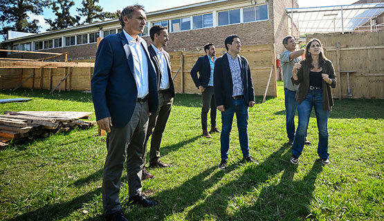 Katopodis recorrió la construcción de nuevas aulas en el Campus, financiada por la Provincia