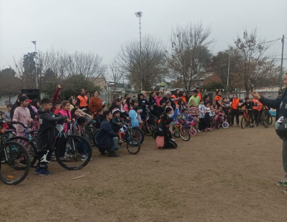 imagen de la largada de la bicicleteada mini