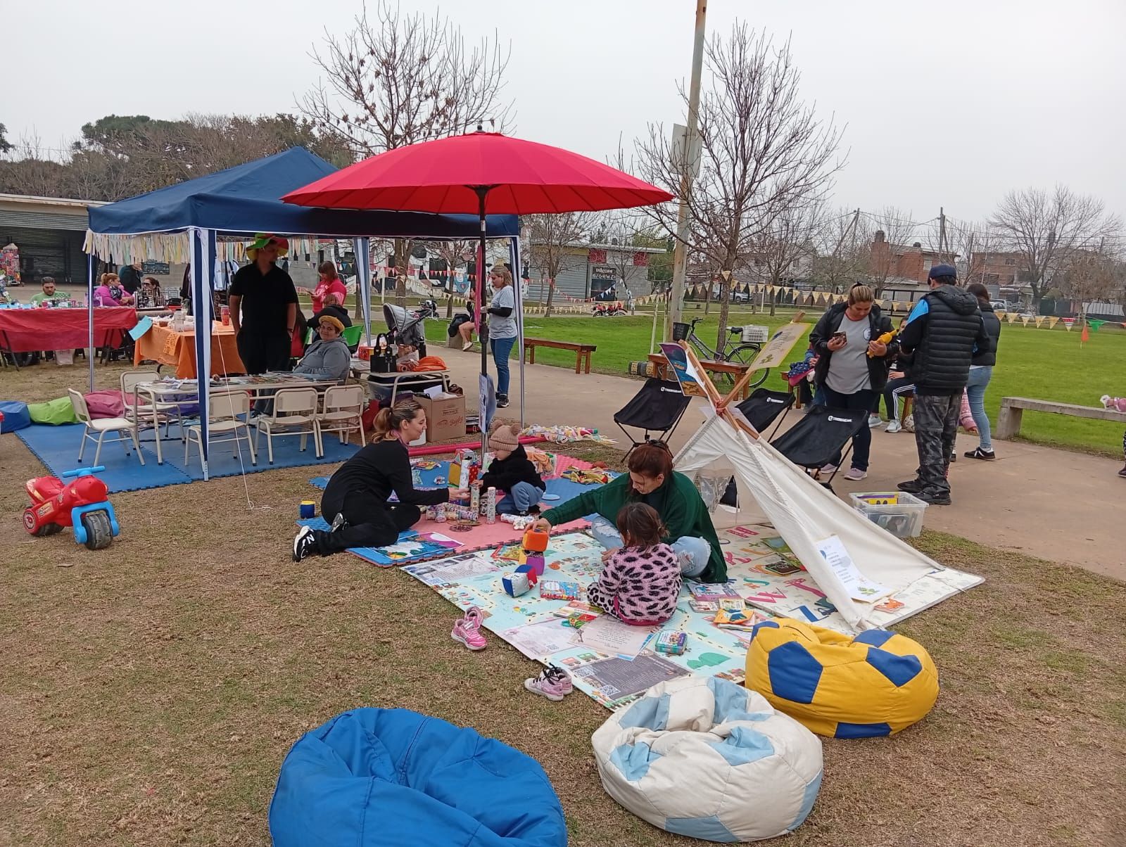 stand de la Escuela Infantil con niñeces