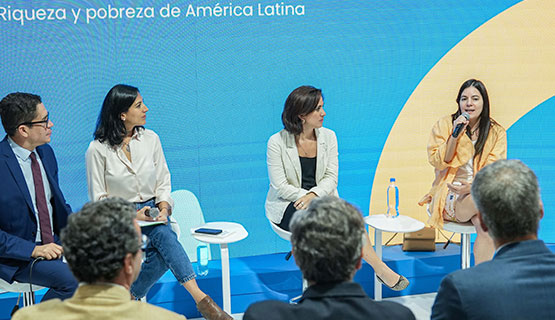 Diana Suárez y Florencia Fiorentin dialogaron en la Feria del Libro sobre congruencia latinoamericana en la era digital