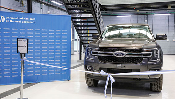 La UNGS recibió la donación de una Ford Ranger para las actividades de formación