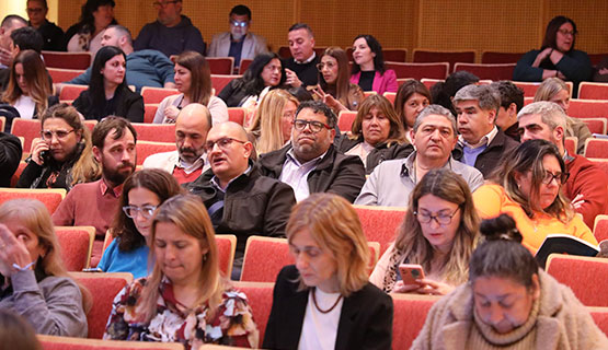 Tender puentes, fortalecer vínculos: equipos directivos de escuelas participaron de un encuentro en la UNGS
